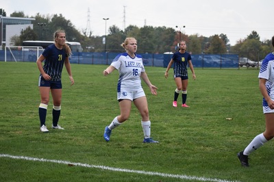 2 sc4 women's soccer players