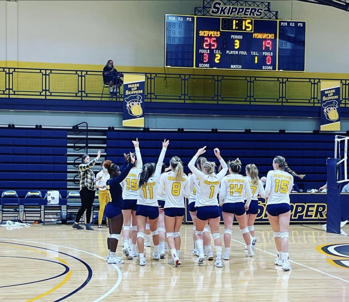 skippers cheering after win vs. Macomb 10-5-21