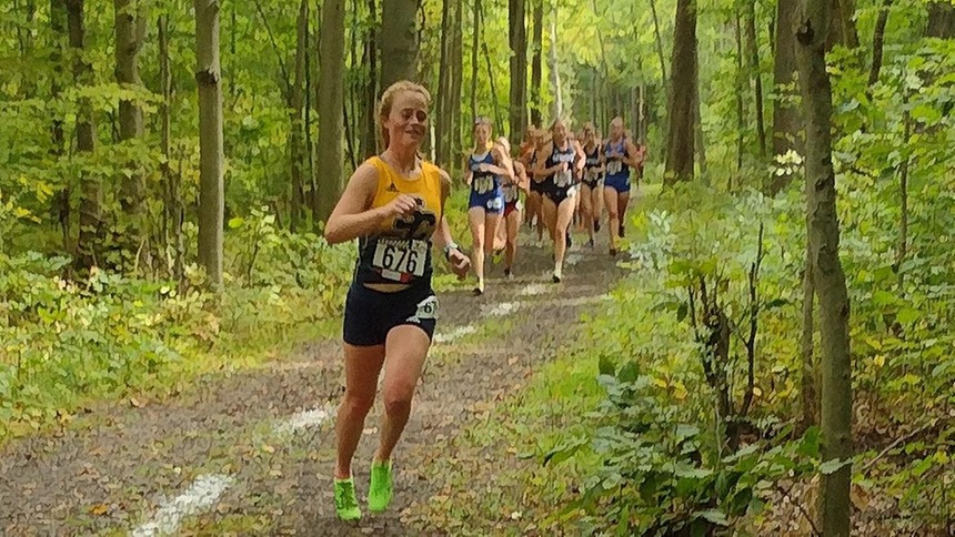 Jessica Denver running at the Harry F Anderson Invitational